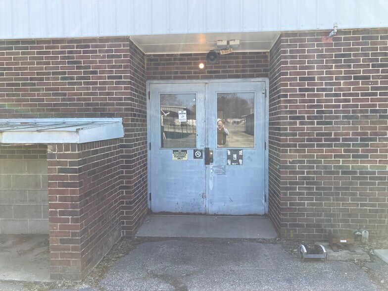 More Photos Of 3901 Lefferson Rd, Middletown Warehouse For Lease