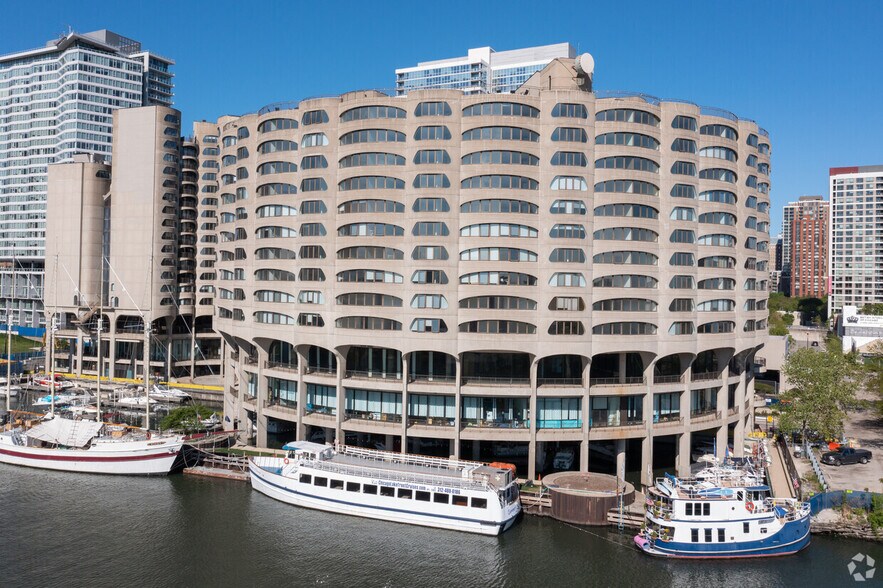 More Photos Of 800 S Wells St, Chicago Office For Lease