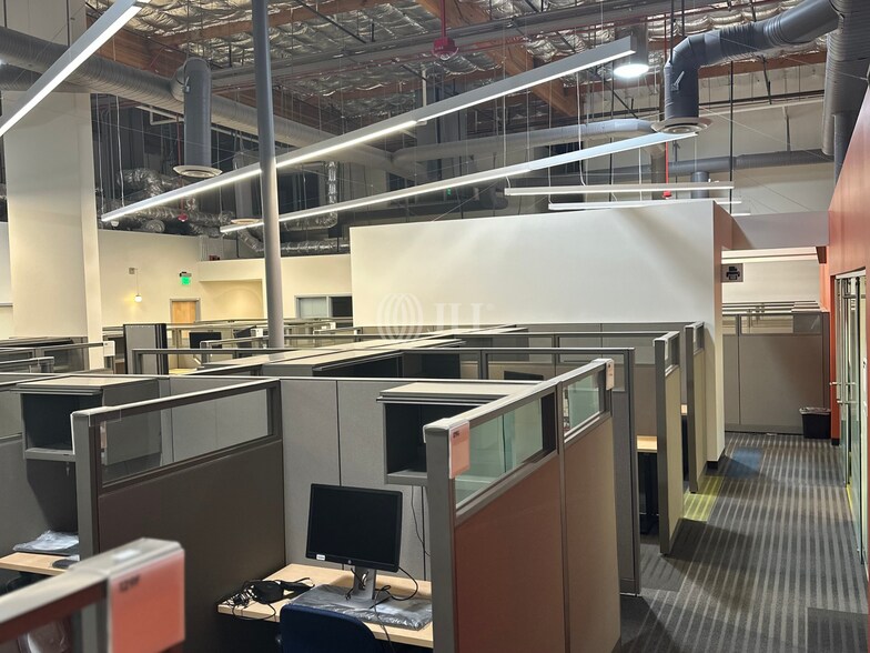 More Photos Of 10947-10953 Pendleton St, Sun Valley Warehouse For Lease