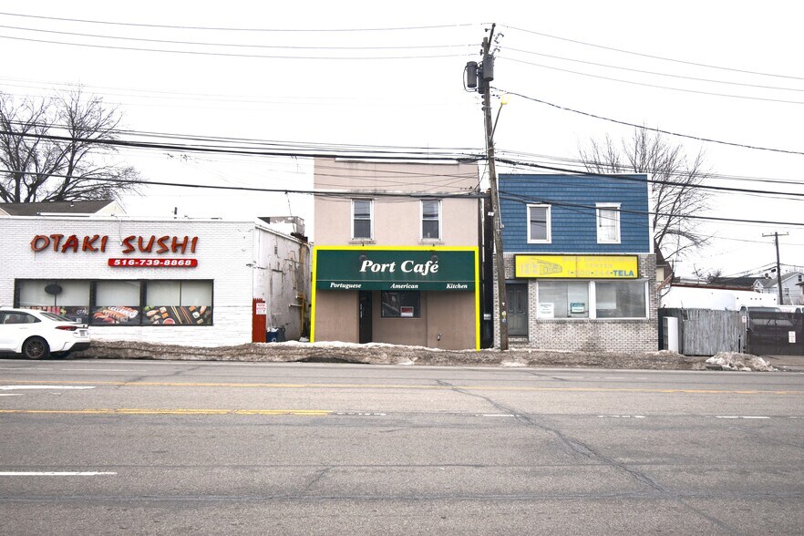 Primary Photo Of 2132 Jericho Tpke, Garden City Park General Retail For Lease