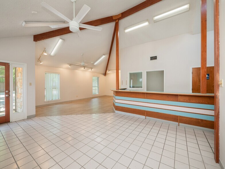 More Photos Of 4409 Menchaca Rd, Austin Medical For Sale