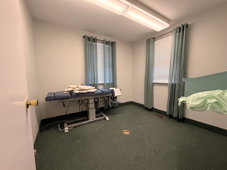 More Photos Of 2797 Post Rd, Warwick Office For Sale