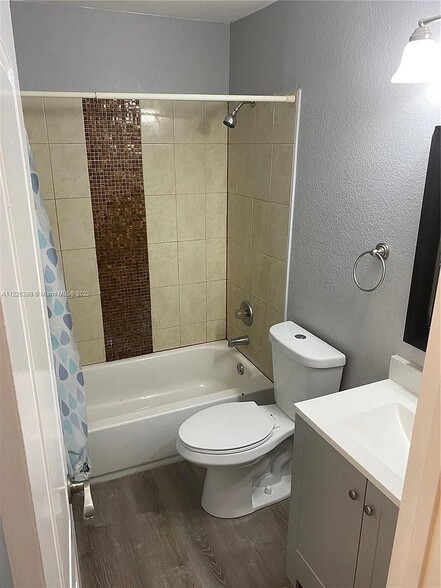 More Photos Of 240 SE 9th Ave, Pompano Beach Multifamily For Sale