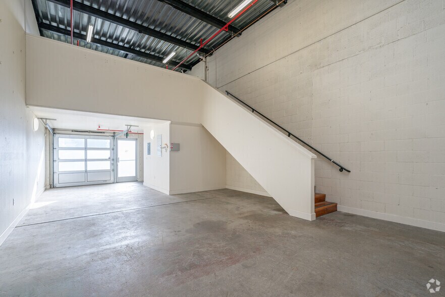 More Photos Of 1940 Union St, Oakland Warehouse For Lease