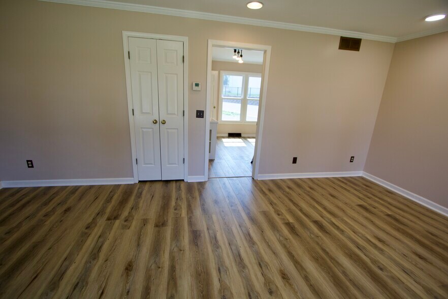 More Photos Of 123 N Jackson St, Janesville Office For Sale
