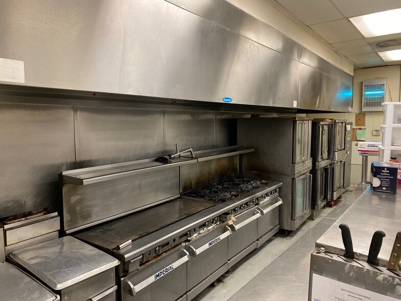 More Photos Of 5200 W Washington Blvd, Los Angeles Flex For Lease