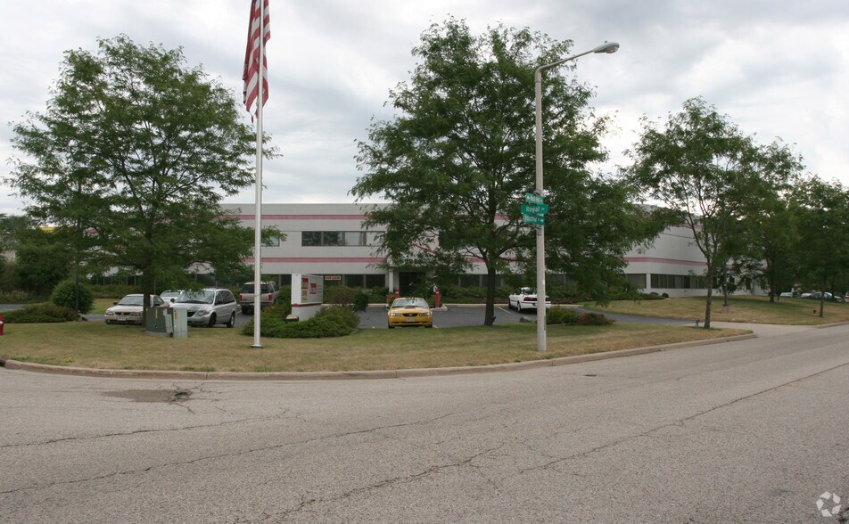 Primary Photo Of 2829 Royal Ave, Madison Warehouse For Lease