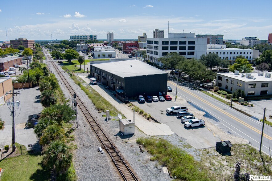 More Photos Of 305 W Main St, Lakeland Storefront Retail Office For Sale