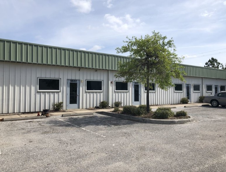 Primary Photo Of 6618 26th Ct E, Sarasota Warehouse For Lease