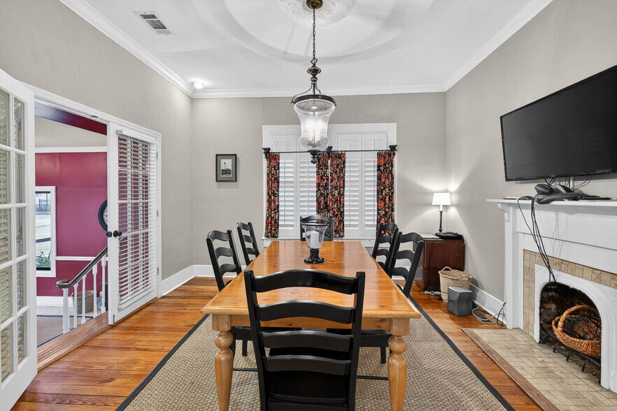 More Photos Of 1607 Norwich St, Brunswick Flex For Sale