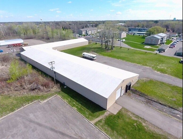 More Photos Of 1391 11th Ave SW, Forest Lake Warehouse For Sale