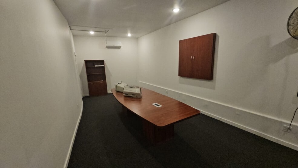 More Photos Of 5833 NE Portland Hwy, Portland Flex For Sale