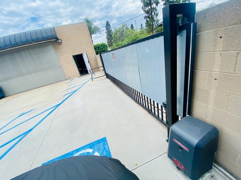 More Photos Of 123 Monte Vista Ave, Costa Mesa Warehouse For Sale