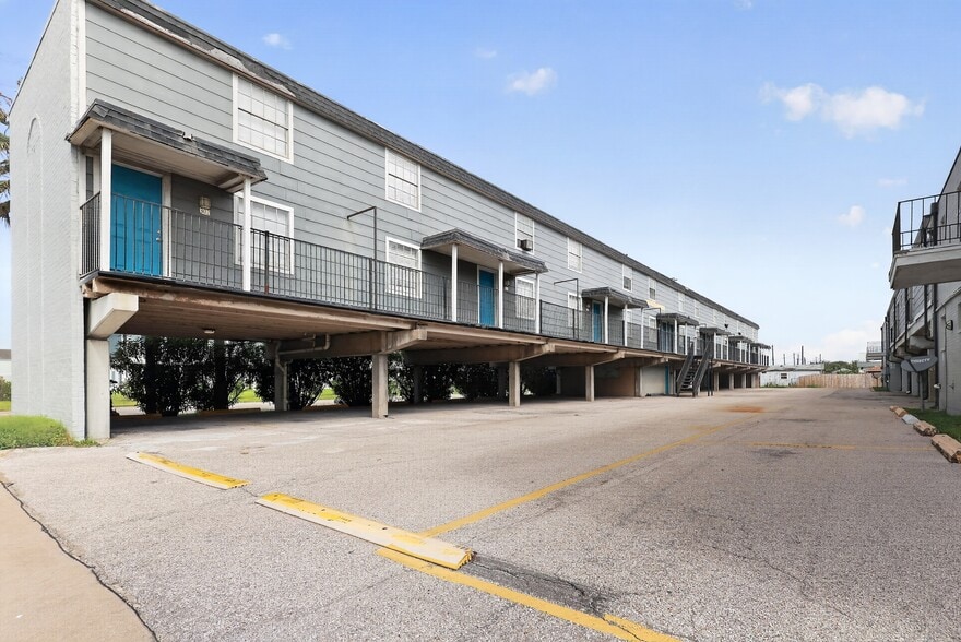 More Photos Of 8020 Stewart Rd, Galveston Apartments For Sale