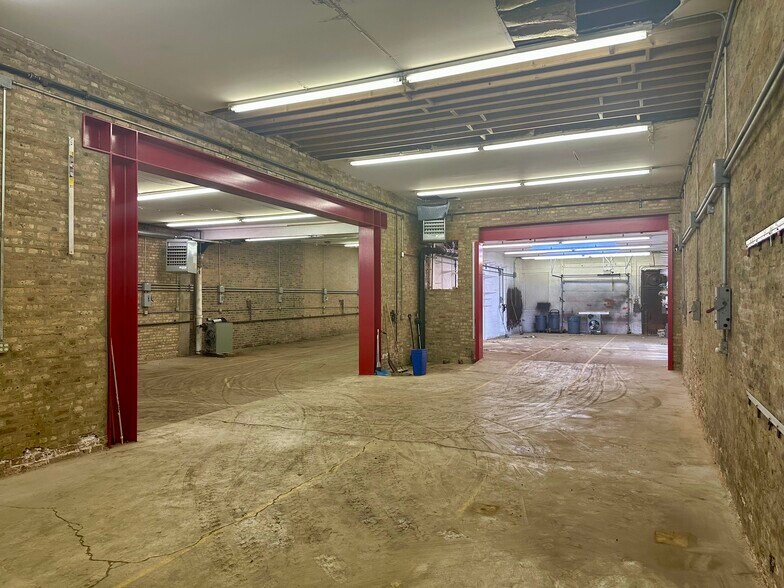 More Photos Of , Chicago Unknown For Sale