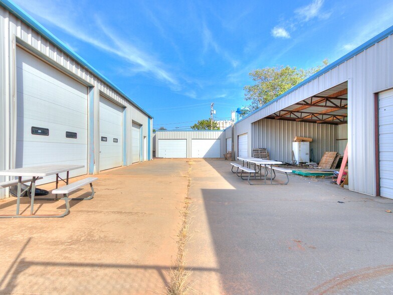 More Photos Of 219 N 6th St, Kingfisher Office For Sale