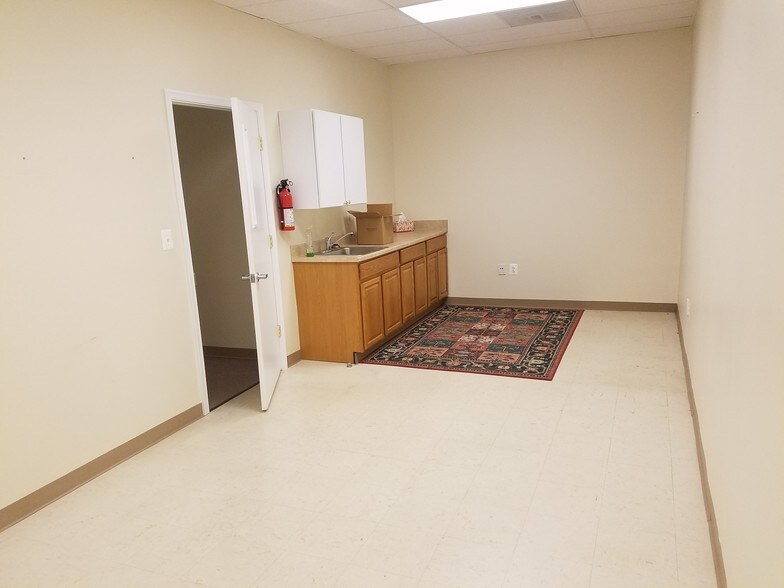 More Photos Of 559 Frost Ave, Warrenton Medical For Lease