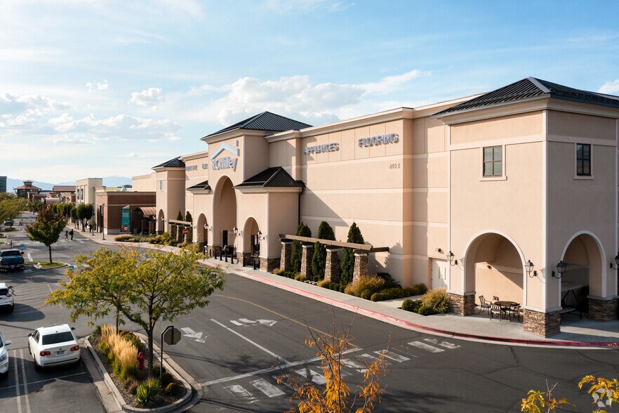 More Photos Of 575 E University Pky, Orem General Retail For Lease