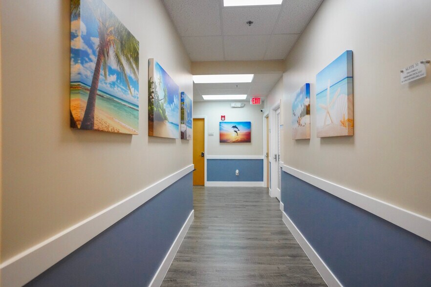 More Photos Of 10570 S US Highway 1, Port Saint Lucie Coworking Space