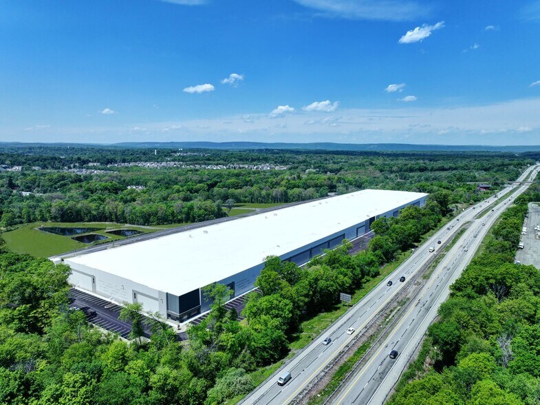 More Photos Of 2 Katy Trl, Middletown Unknown For Lease