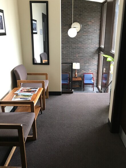 More Photos Of 456 W Frontage Rd, Northfield Office For Sale