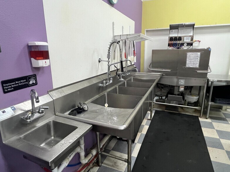 More Photos Of 704 E C St, Valentine Restaurant For Sale