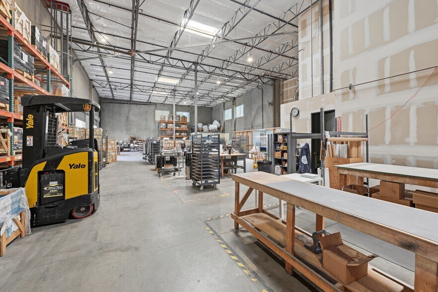 More Photos Of 8495 Redwood Creek Ln, San Diego Manufacturing For Sale