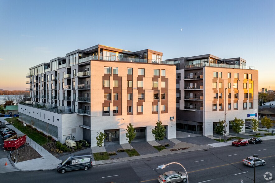 More Photos Of 11300 Rue Notre-Dame E, Montréal-Est Apartments For Sale