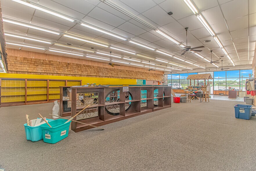 More Photos Of 2803 US 76, Mullins General Retail For Sale