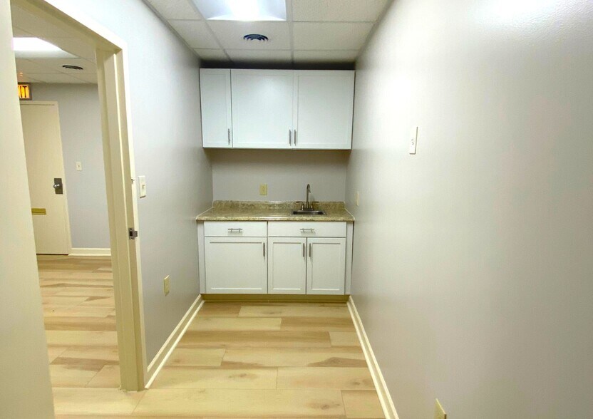 More Photos Of 413 Commonwealth Ave, Catonsville Medical For Lease