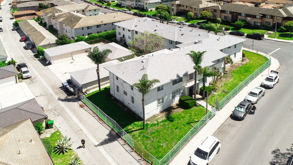 More Photos Of 4119 Santo Tomas Dr, Los Angeles Apartments For Sale