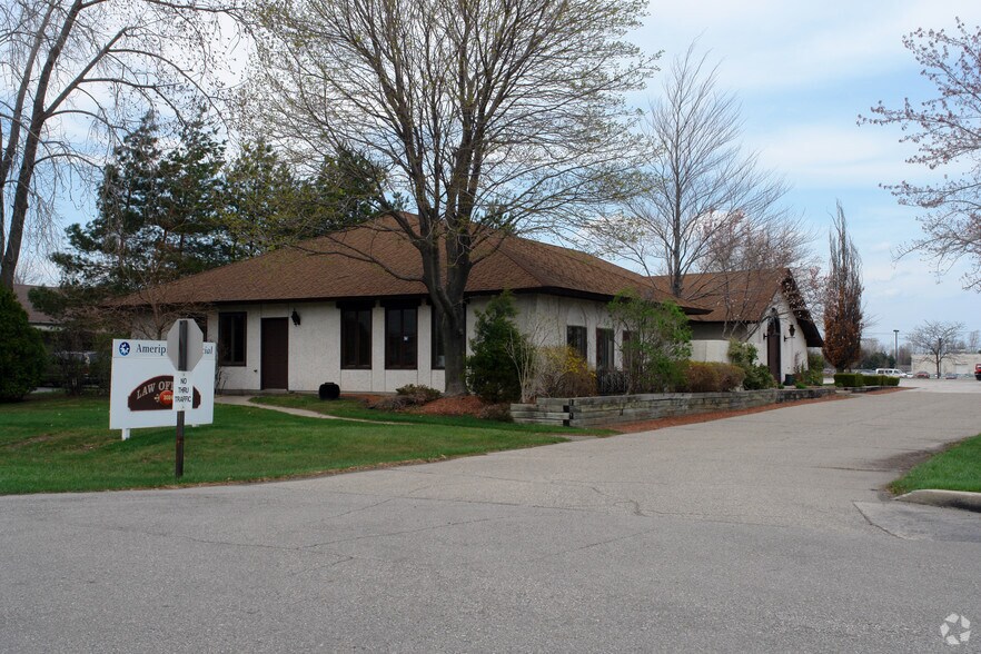 Primary Photo Of 3024 Commerce Dr, Fort Gratiot Medical For Sale