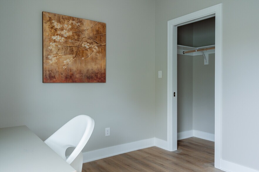 More Photos Of 3909 Winthrop Ave, Indianapolis Apartments For Sale