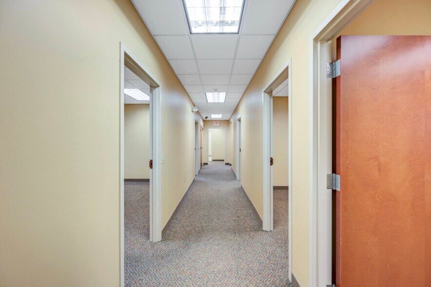 More Photos Of 1110 Clay Ave, Dunmore Medical For Lease