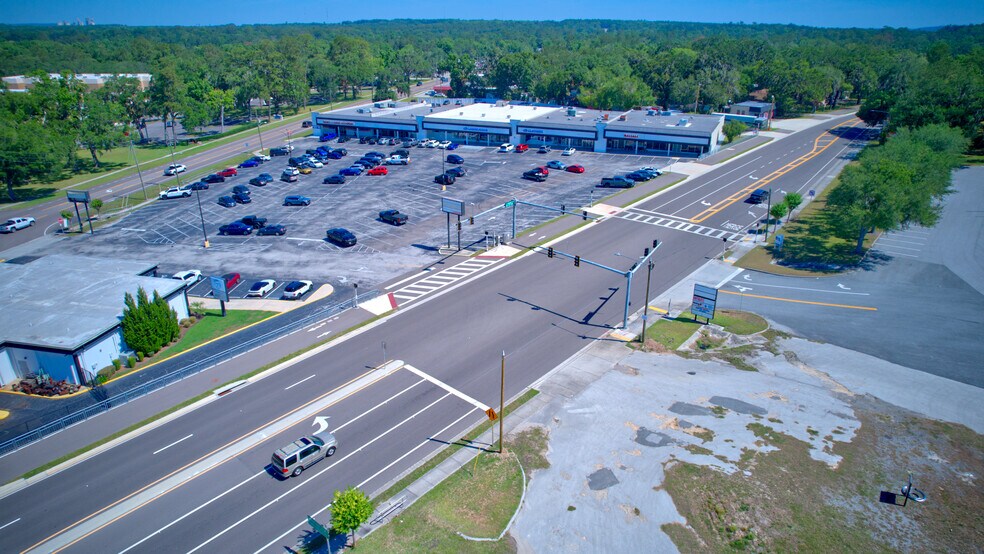 More Photos Of 650-698 S Broad St, Brooksville Unknown For Lease