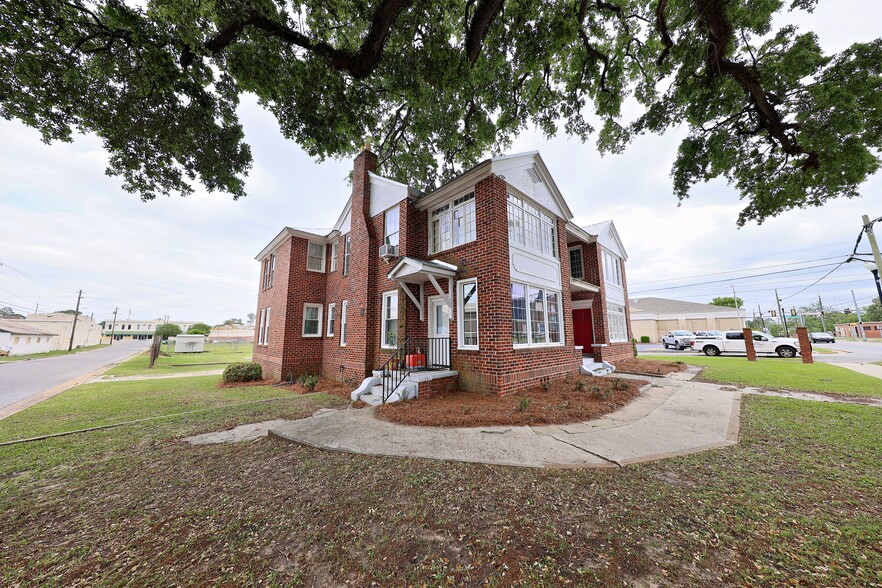 More Photos Of 150 Church St SW, Pelham Office Residential For Sale