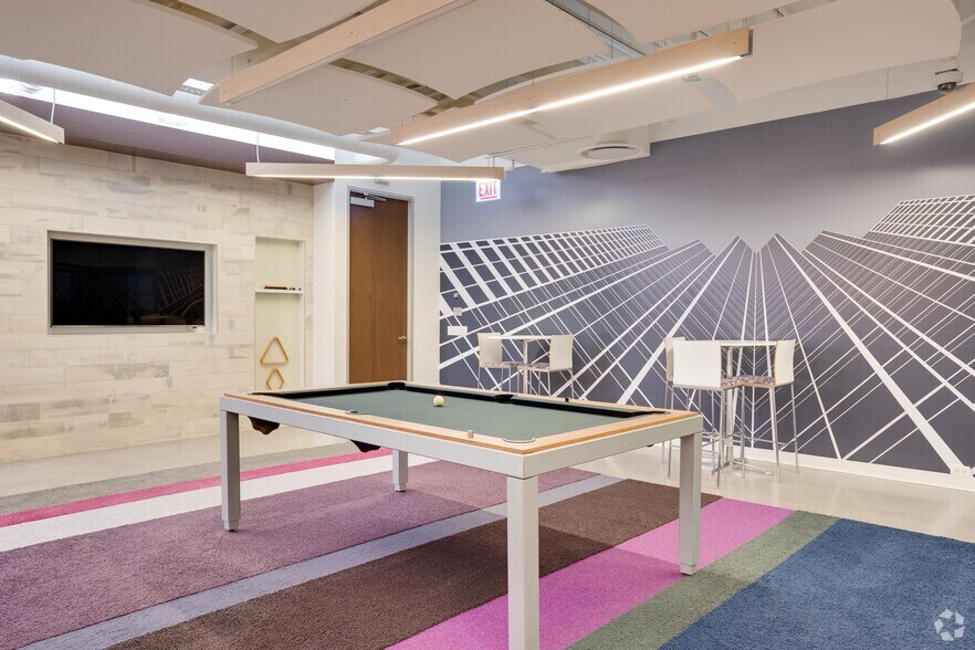 More Photos Of 200 W Madison St, Chicago Office For Lease