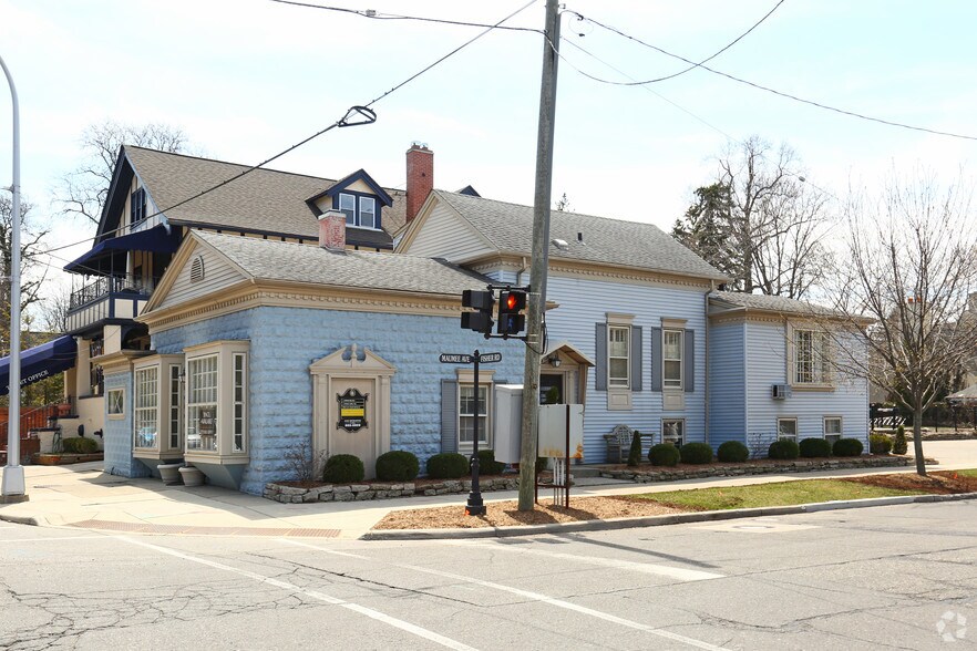 More Photos Of 17850-17854 Maumee Ave, Grosse Pointe Farms Office Residential For Lease