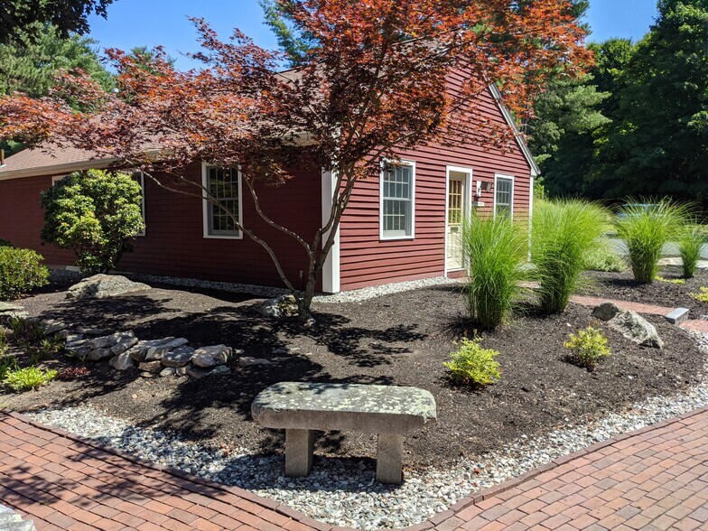 More Photos Of 42 Davis Rd, Acton Office For Lease