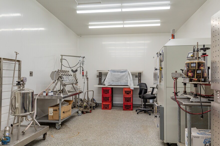 More Photos Of 1487 Main Street, Oxford Industrial For Sale