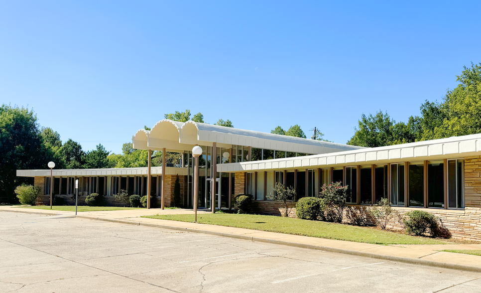 Primary Photo Of 301 NW 36th St, Oklahoma City Office For Sale