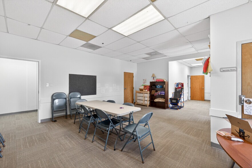 More Photos Of 3005 Lenora Church Rd, Snellville Office For Sale