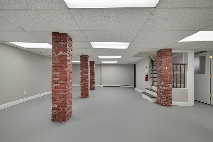 More Photos Of 295 Montgomery St, Bloomfield Office For Lease