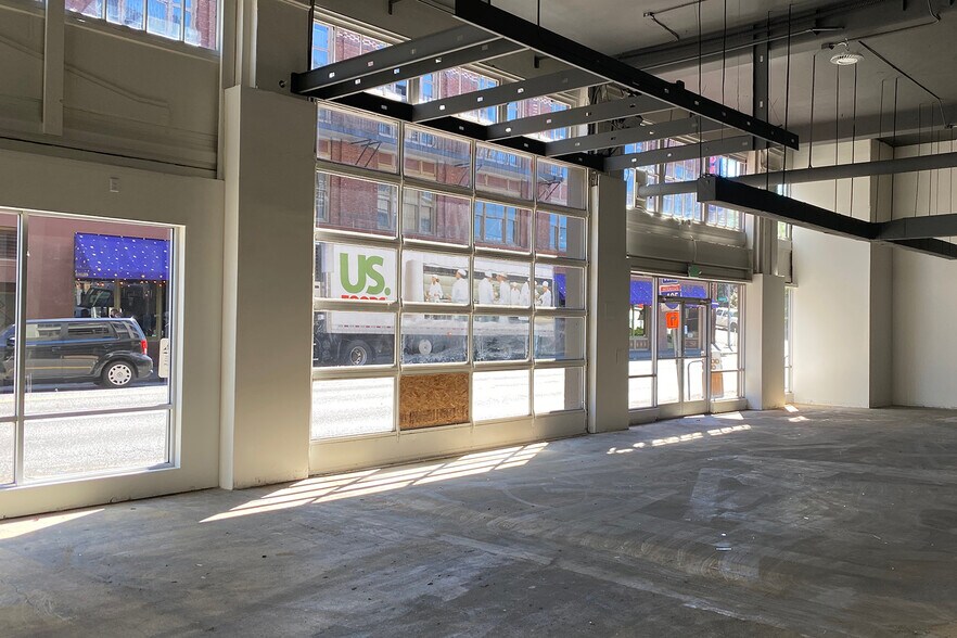 More Photos Of 1313 W Burnside St, Portland Parking Garage For Lease