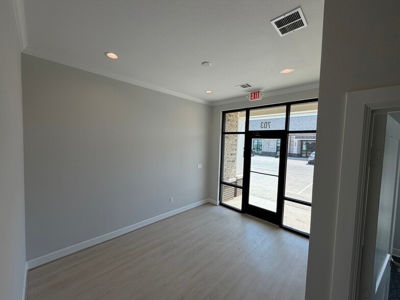 More Photos Of 2120 Prairie Dr, Prosper Medical For Lease