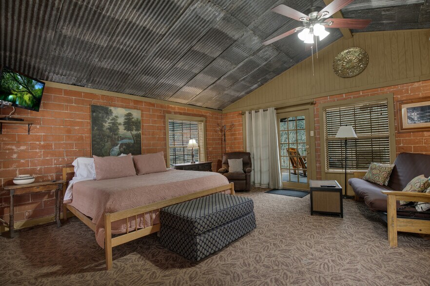 More Photos Of 7367 River Rd, New Braunfels Lodge Meeting Hall For Sale