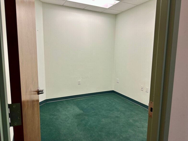 More Photos Of 4708 S Old Peachtree Rd, Norcross Light Distribution For Sale