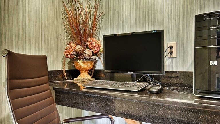More Photos Of 100 Fm 147, Marlin Hotel For Sale