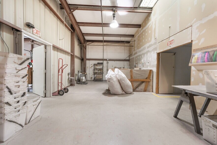More Photos Of 480 Pat Ave, Overton Industrial For Sale