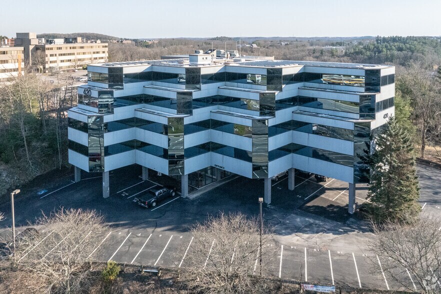More Photos Of 420 Lakeside Ave, Marlborough Office For Lease